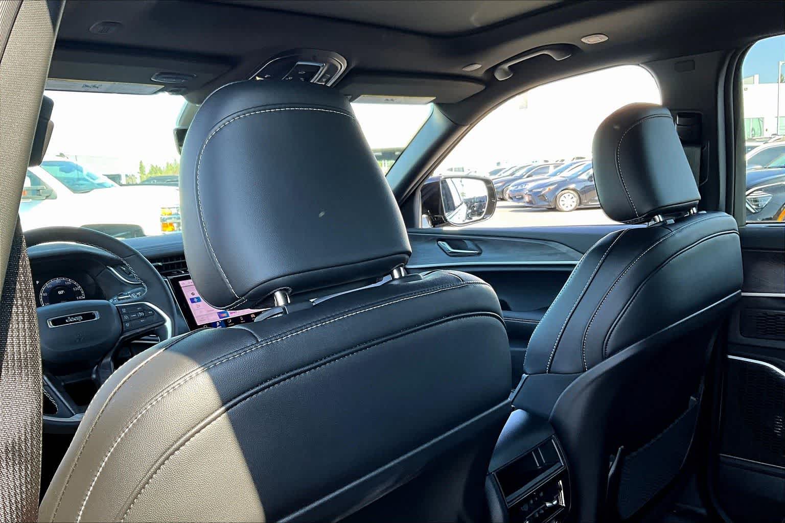 Thumbnail: 2025 Jeep Grand Cherokee - 12