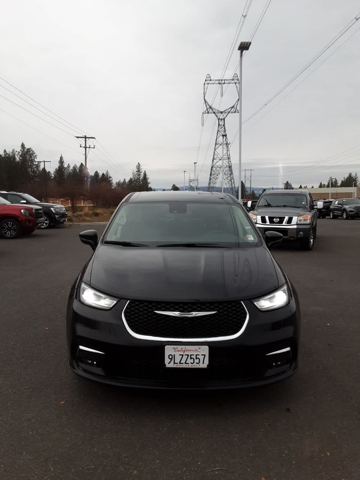 2024 Chrysler Pacifica Hybrid photo 2