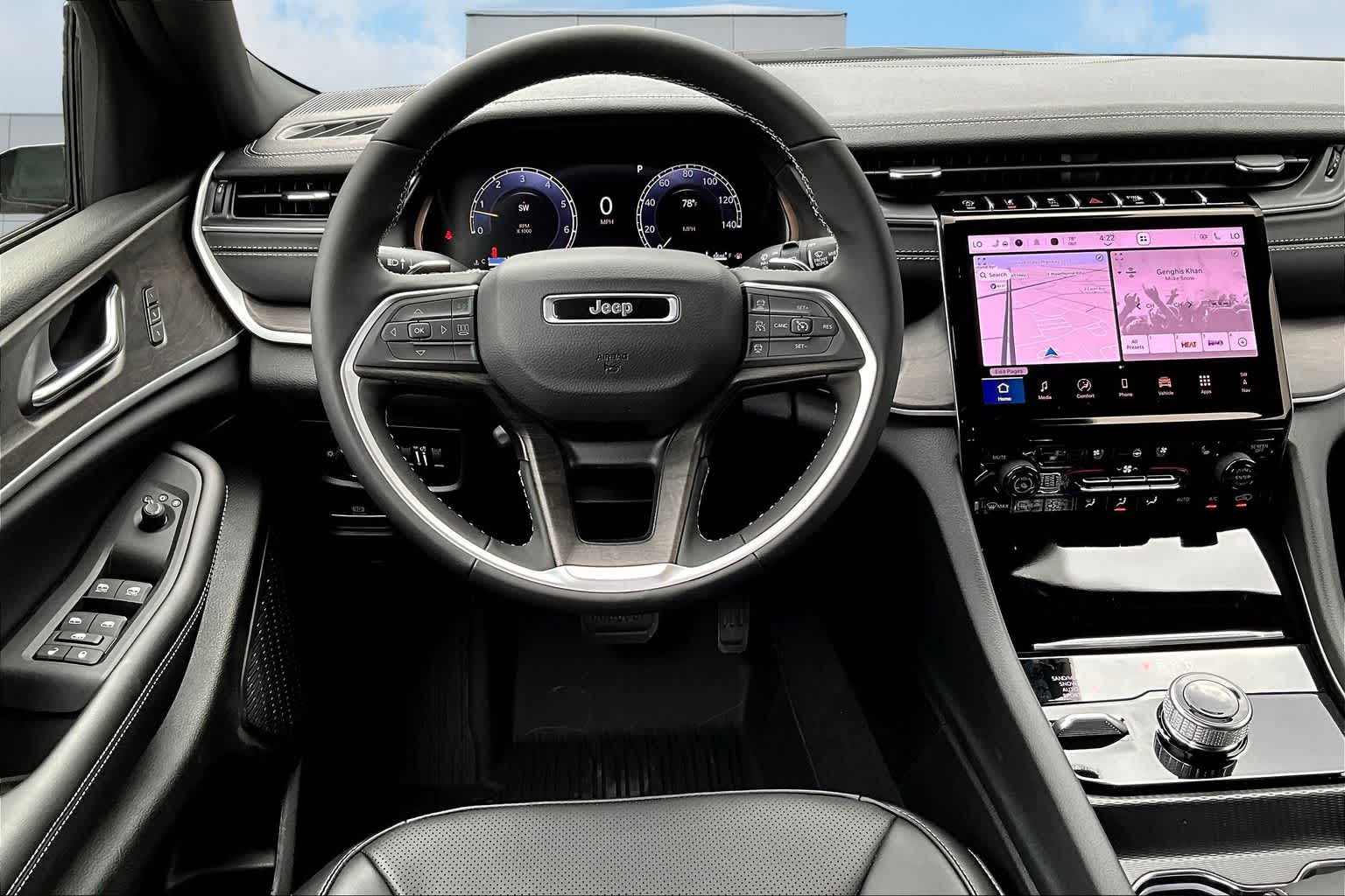 Thumbnail: 2025 Jeep Grand Cherokee L - 15