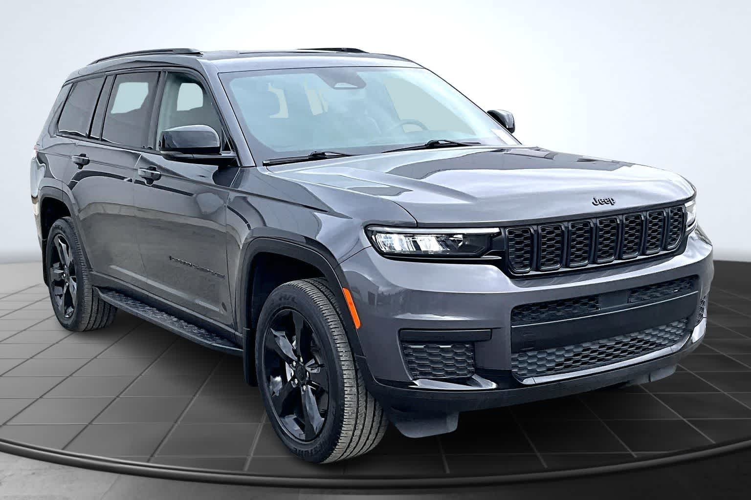 Thumbnail: 2023 Jeep Grand Cherokee L - 22