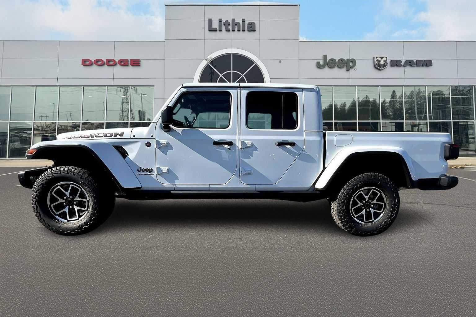 Thumbnail: 2025 Jeep Gladiator - 3