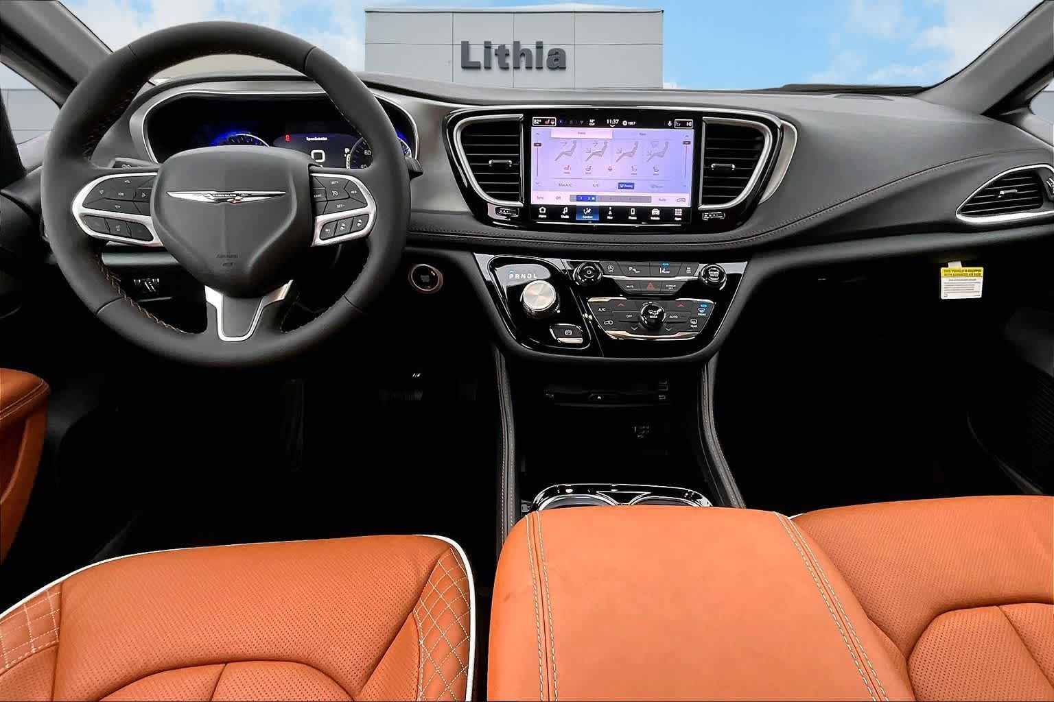 Thumbnail: 2026 Chrysler Pacifica - 10