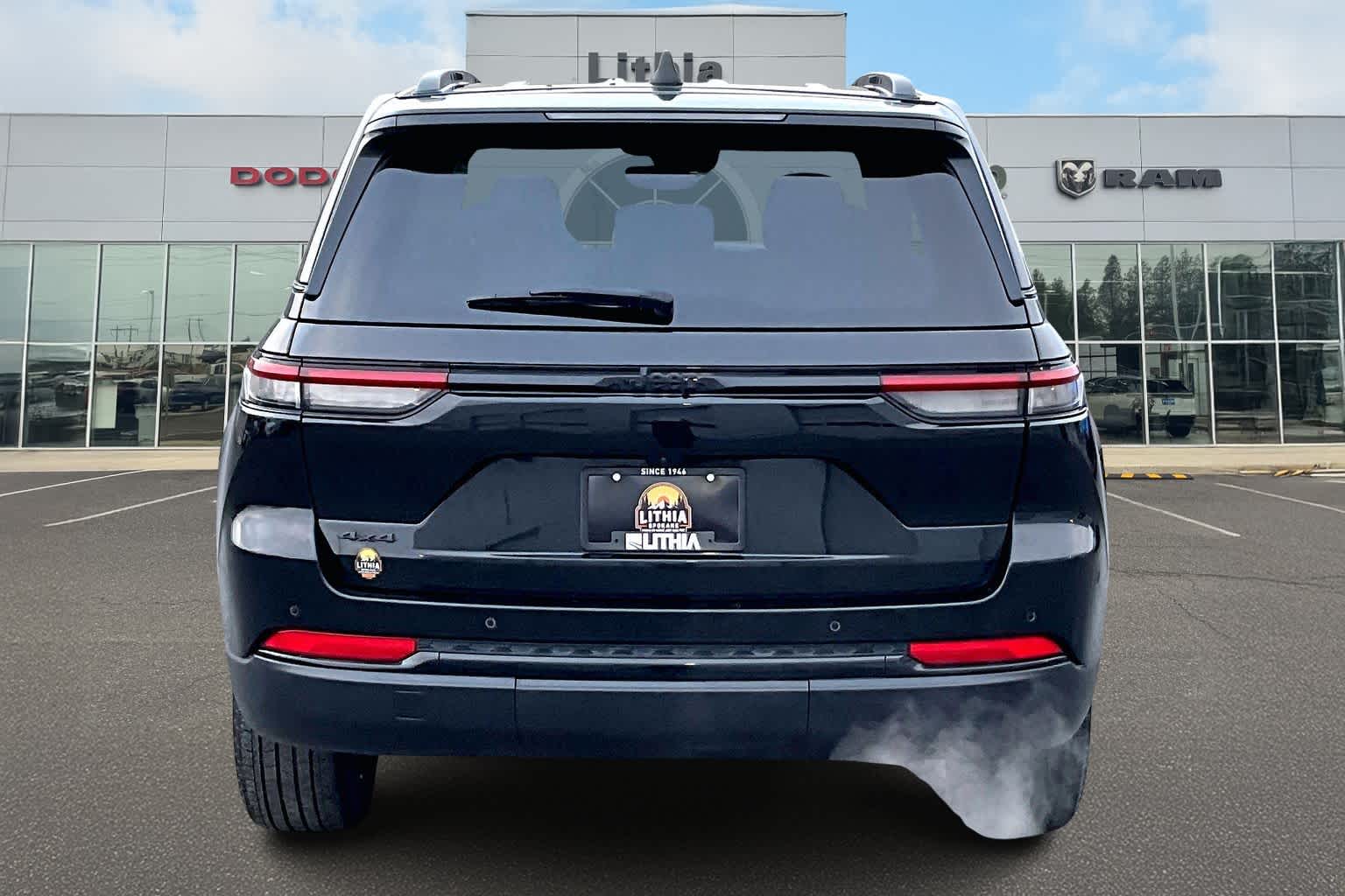 Thumbnail: 2024 Jeep Grand Cherokee - 5