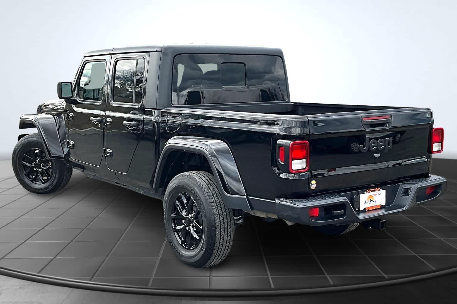 Thumbnail: 2021 Jeep Gladiator - 4