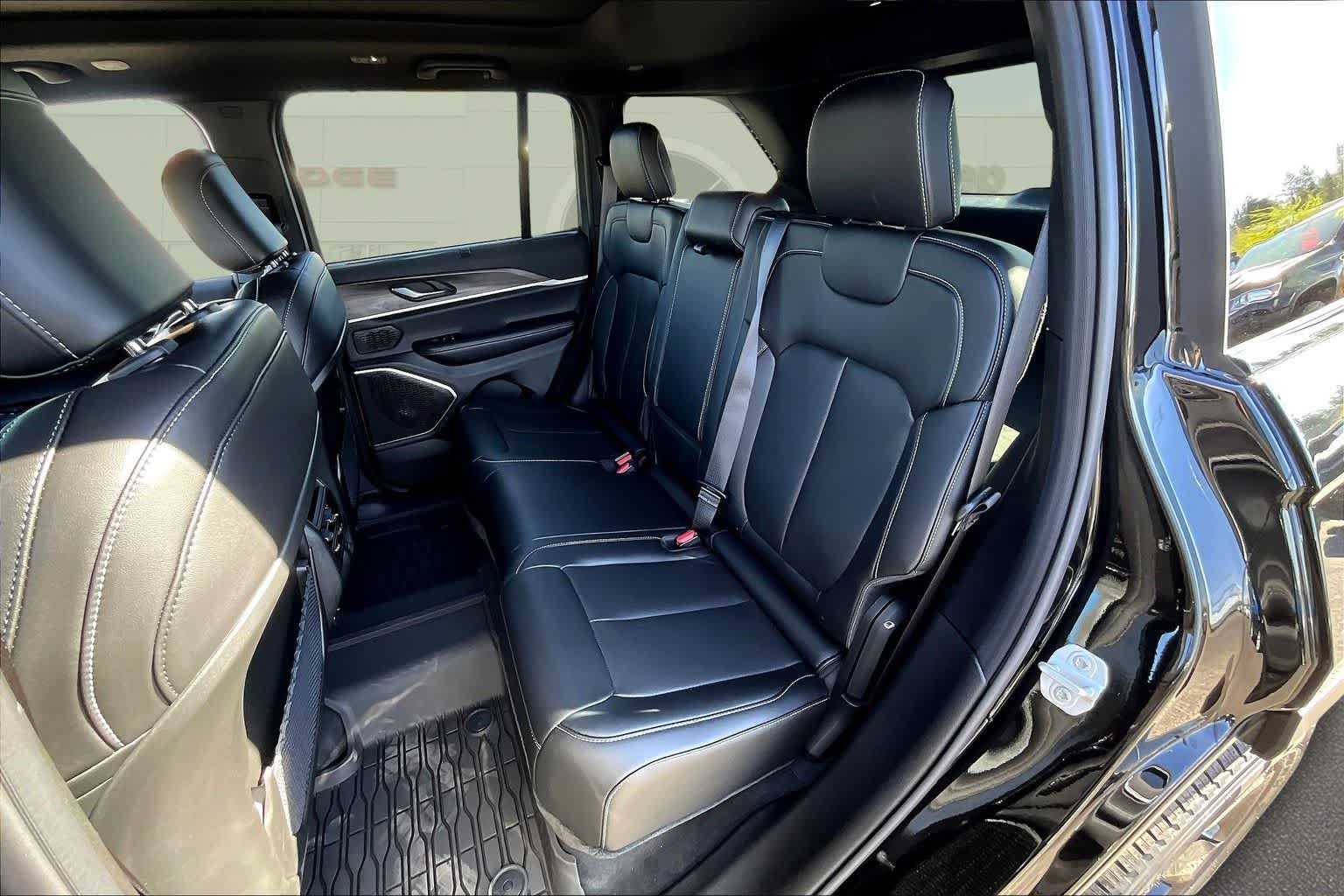 Thumbnail: 2025 Jeep Grand Cherokee - 13