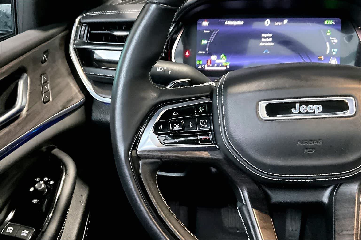 Thumbnail: 2022 Jeep Grand Cherokee - 25