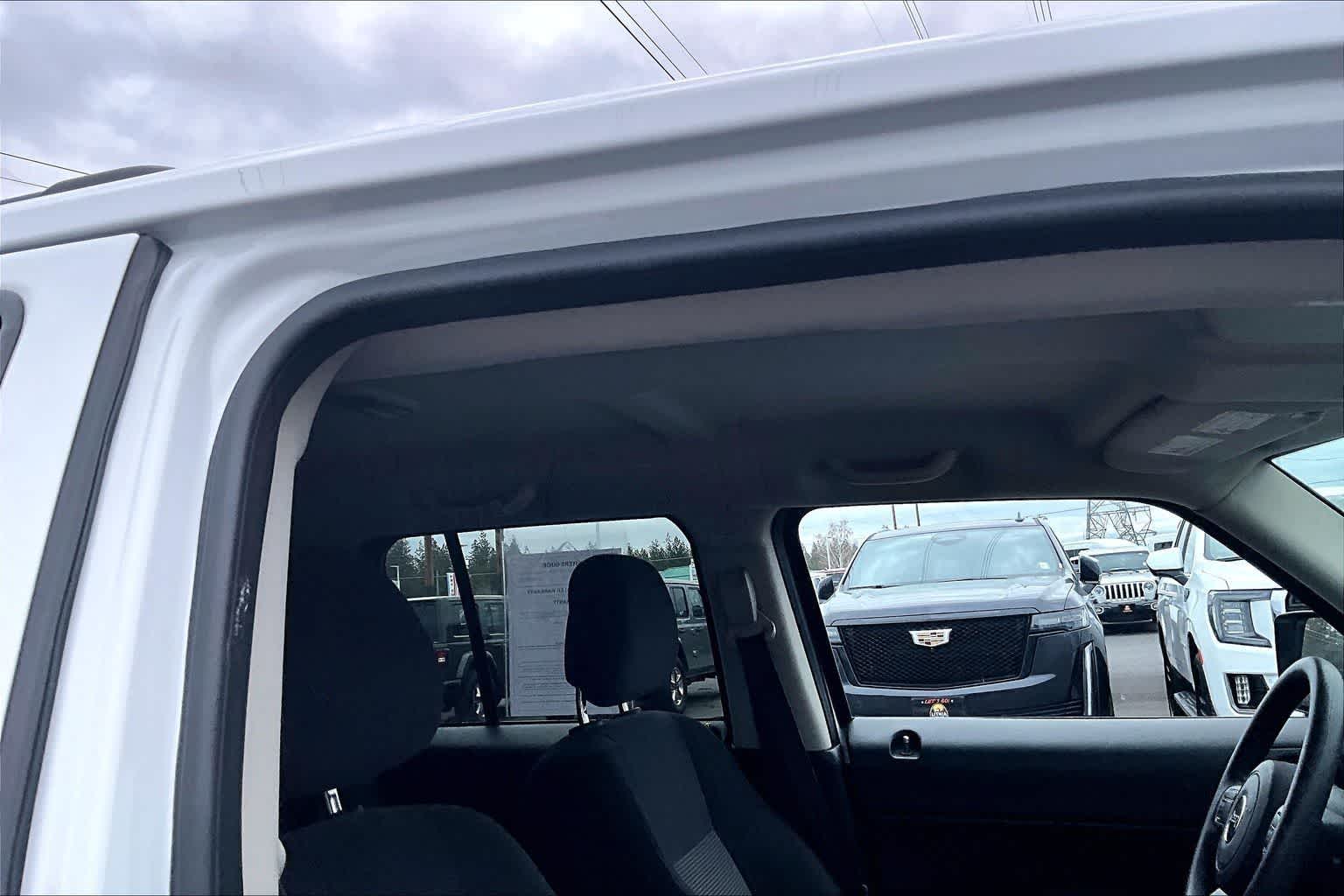 Thumbnail: 2016 Jeep Patriot - 30