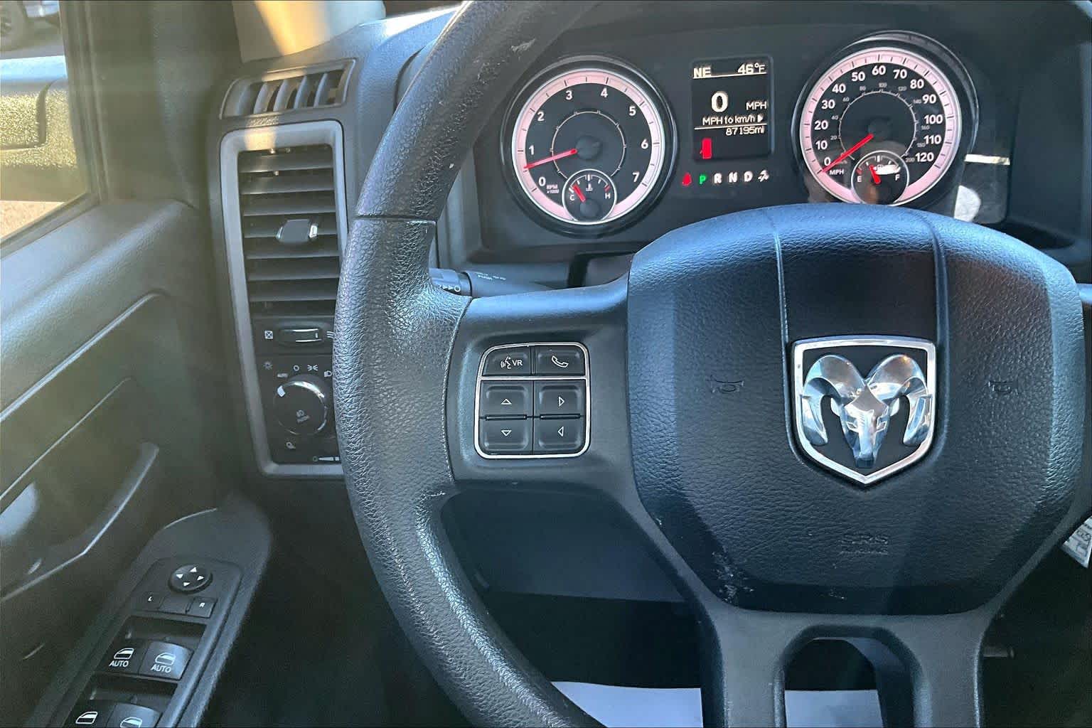 Thumbnail: 2019 RAM 1500 Classic - 25