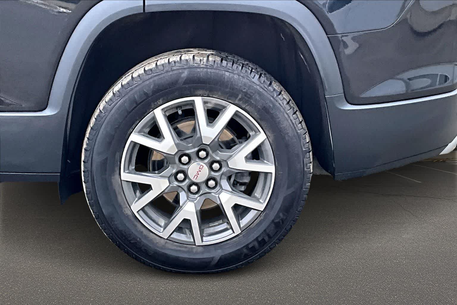 Thumbnail: 2023 GMC Acadia - 36