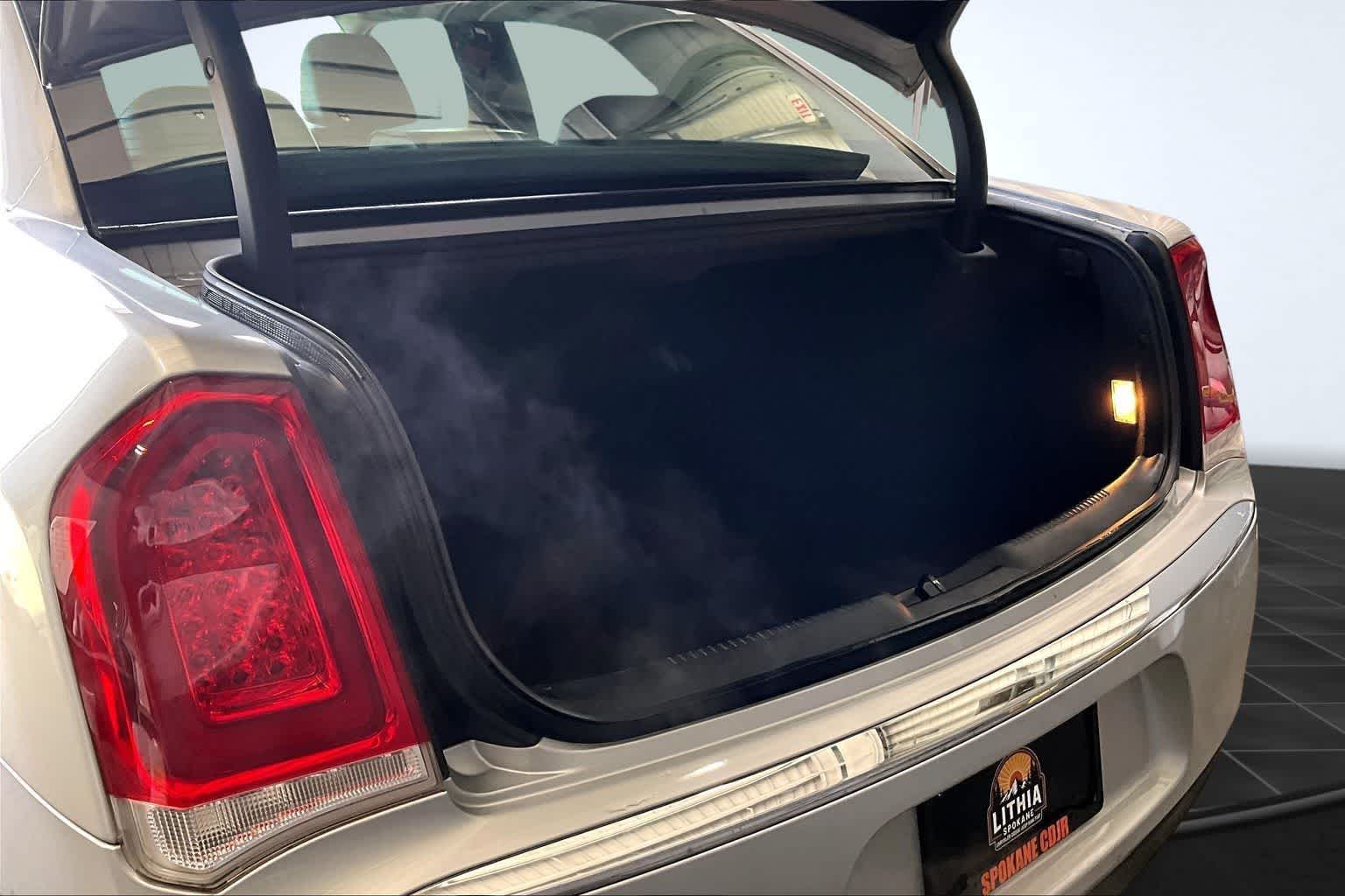 Thumbnail: 2020 Chrysler 300 - 19