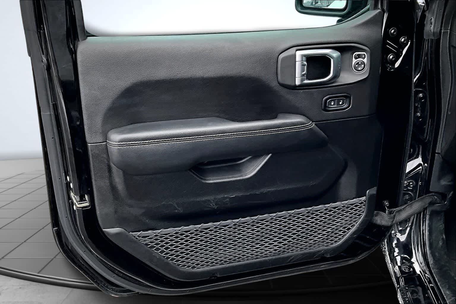 Thumbnail: 2023 Jeep Wrangler - 28