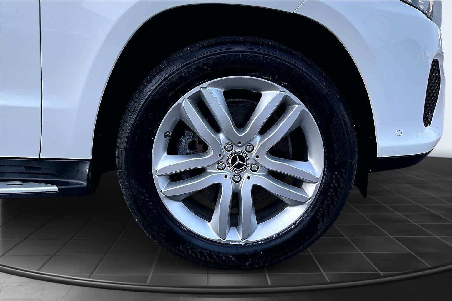 Thumbnail: 2019 Mercedes-Benz GLS - 34