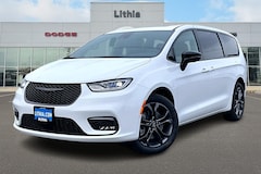 2026 Chrysler Pacifica Select Passenger Van