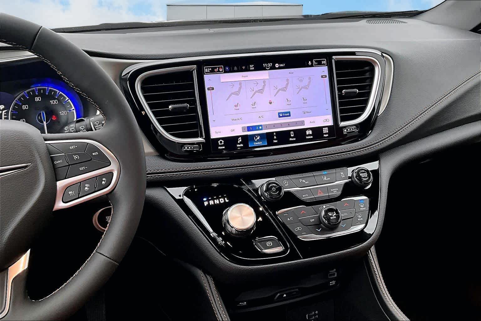 Thumbnail: 2026 Chrysler Pacifica - 16