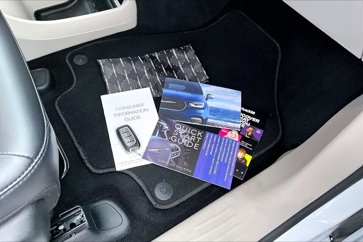 Thumbnail: 2024 Chrysler Pacifica - 20