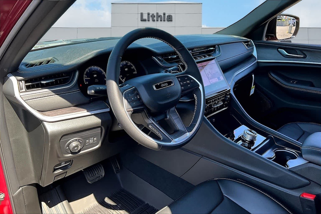 New 2025 Jeep Grand Cherokee L Limited Sport Utility