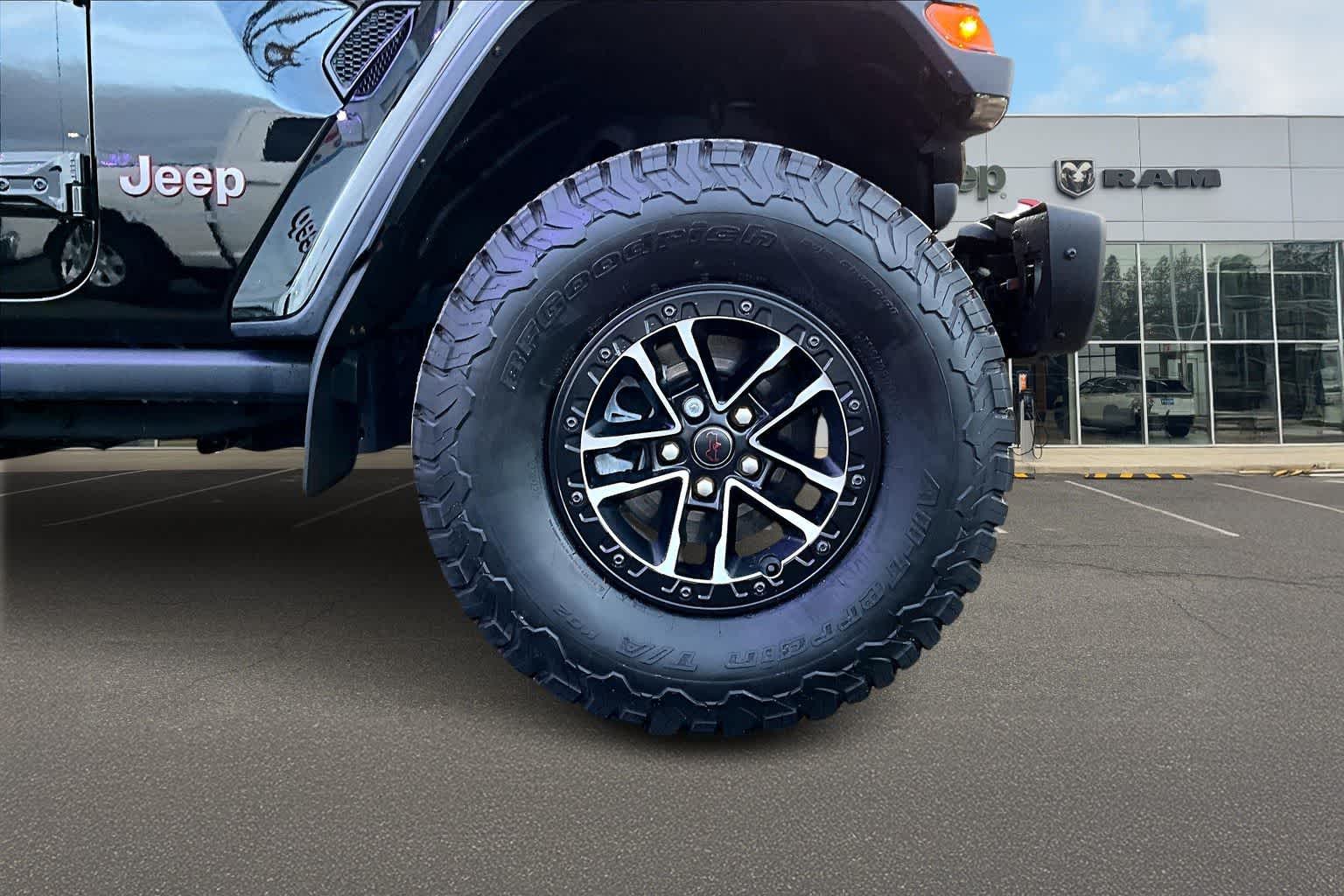 Thumbnail: 2024 Jeep Wrangler - 34