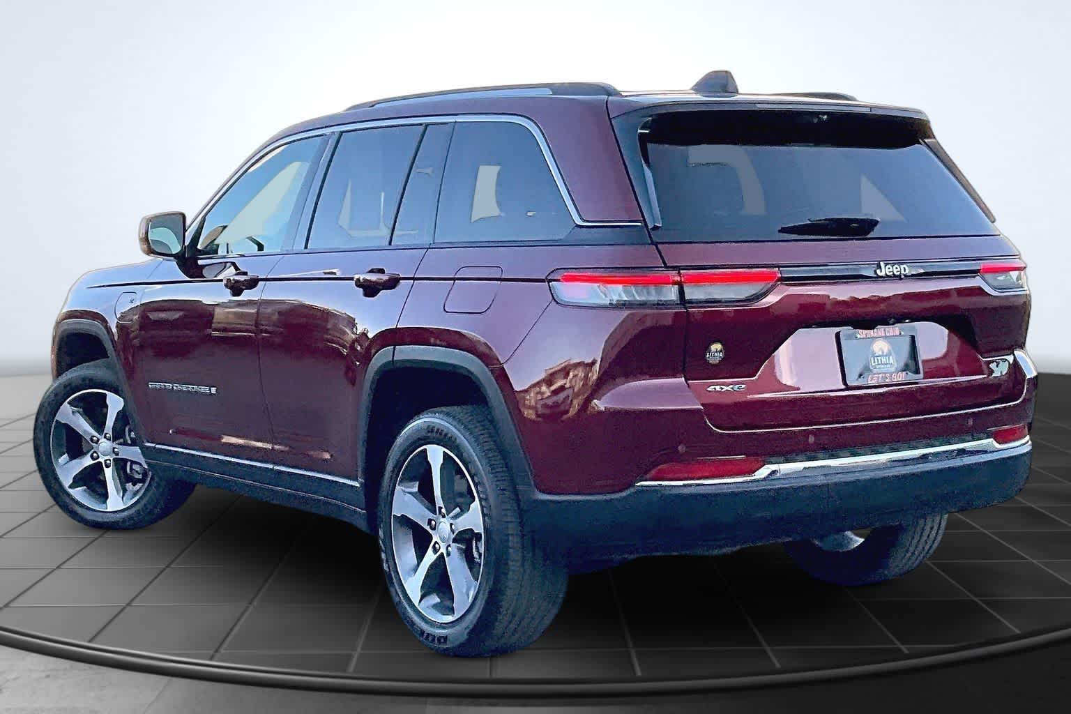 Thumbnail: 2023 Jeep Grand Cherokee - 4