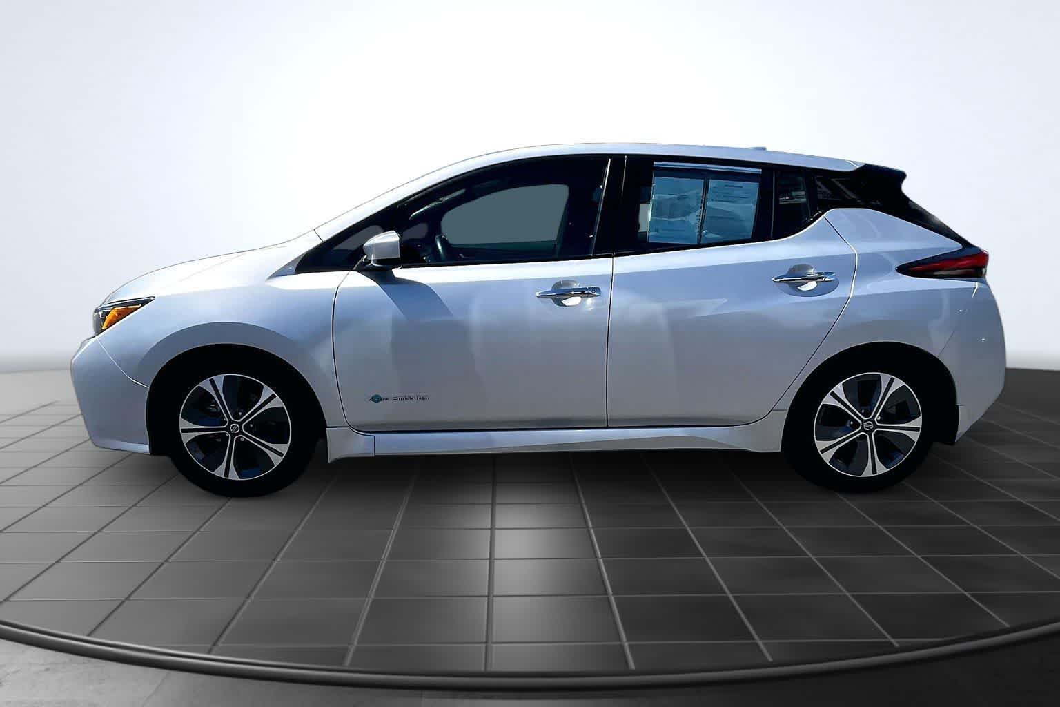 Thumbnail: 2018 Nissan Leaf - 3