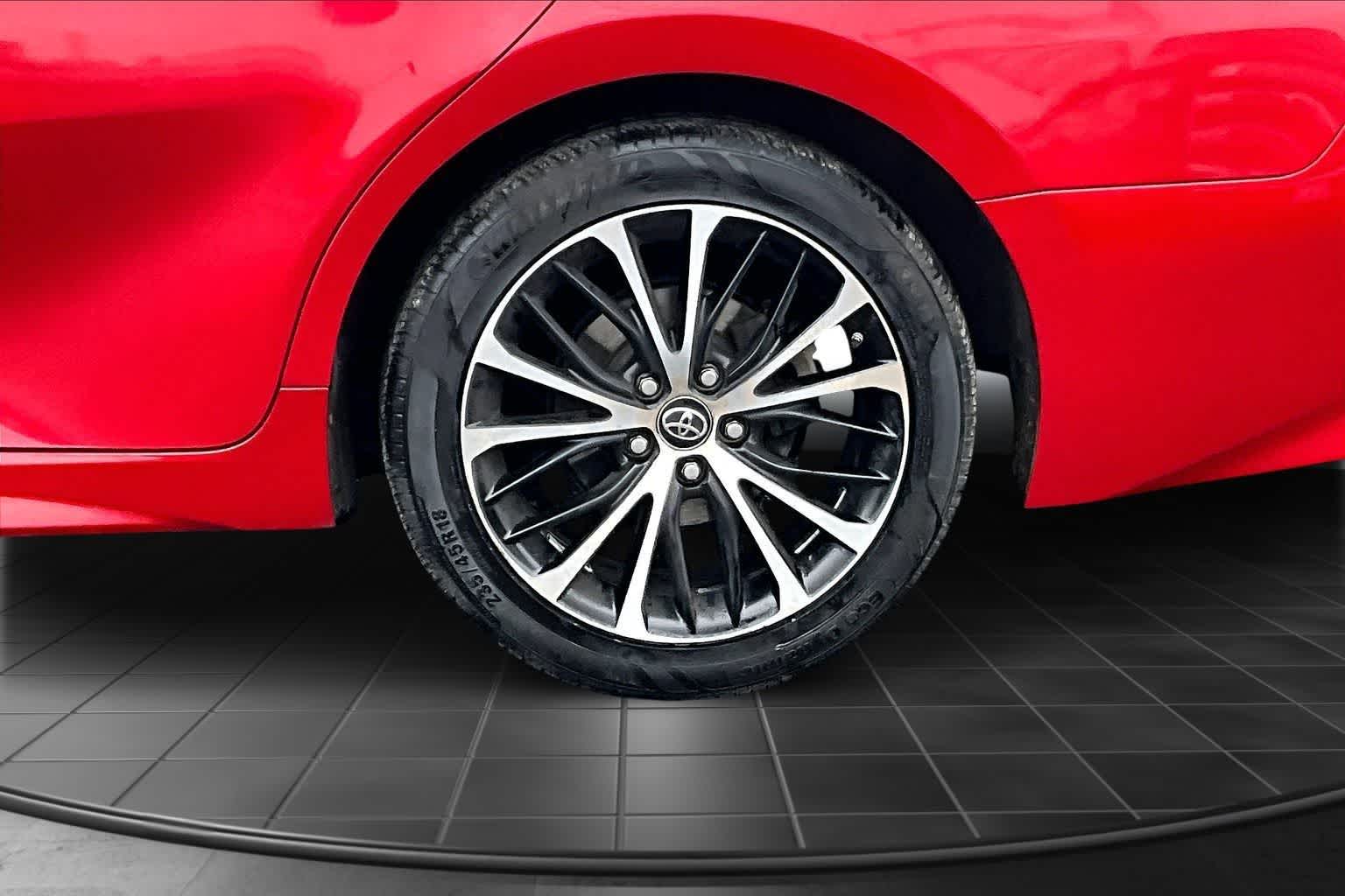 Thumbnail: 2019 Toyota Camry - 36