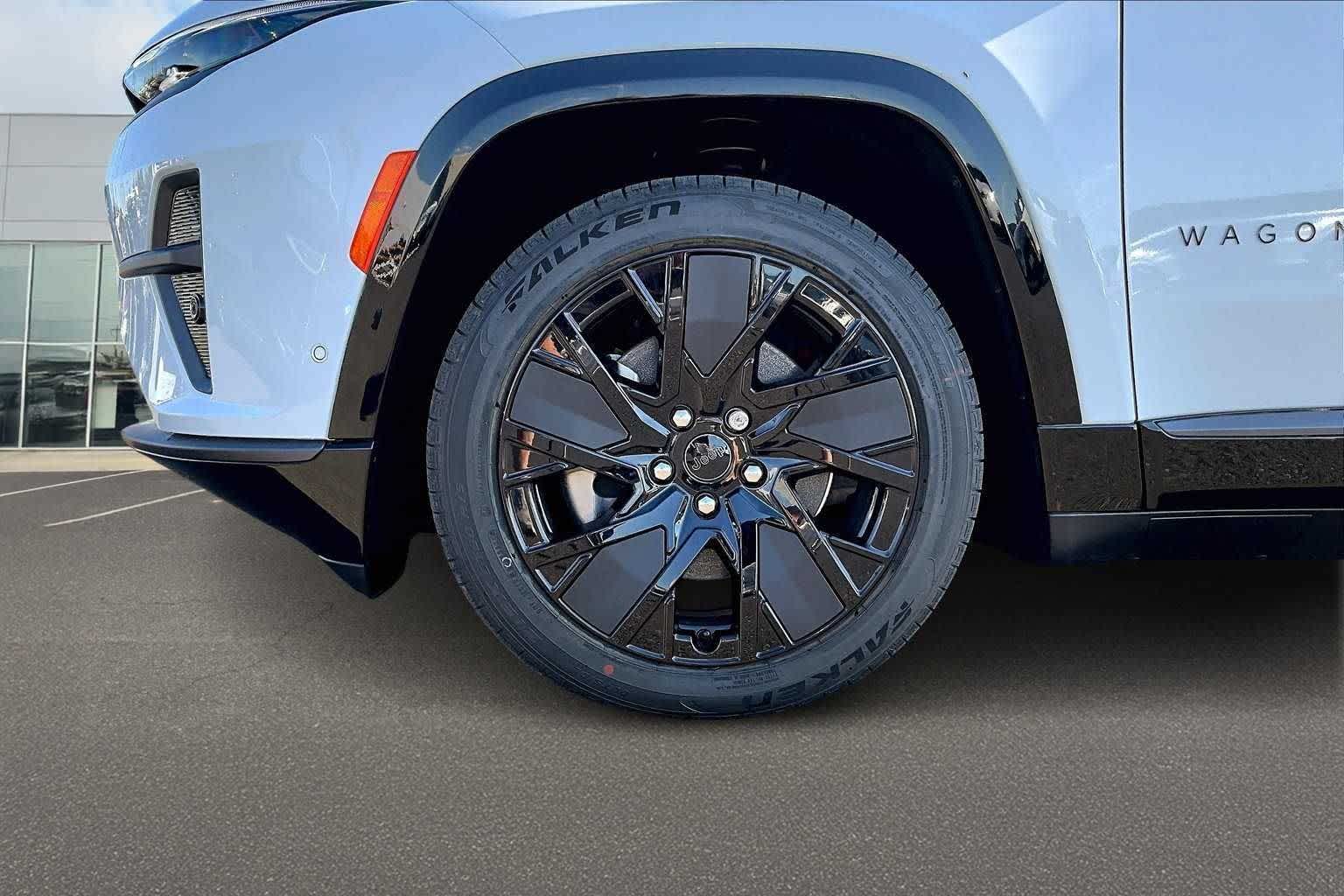 Thumbnail: 2025 Jeep Wagoneer S - 8