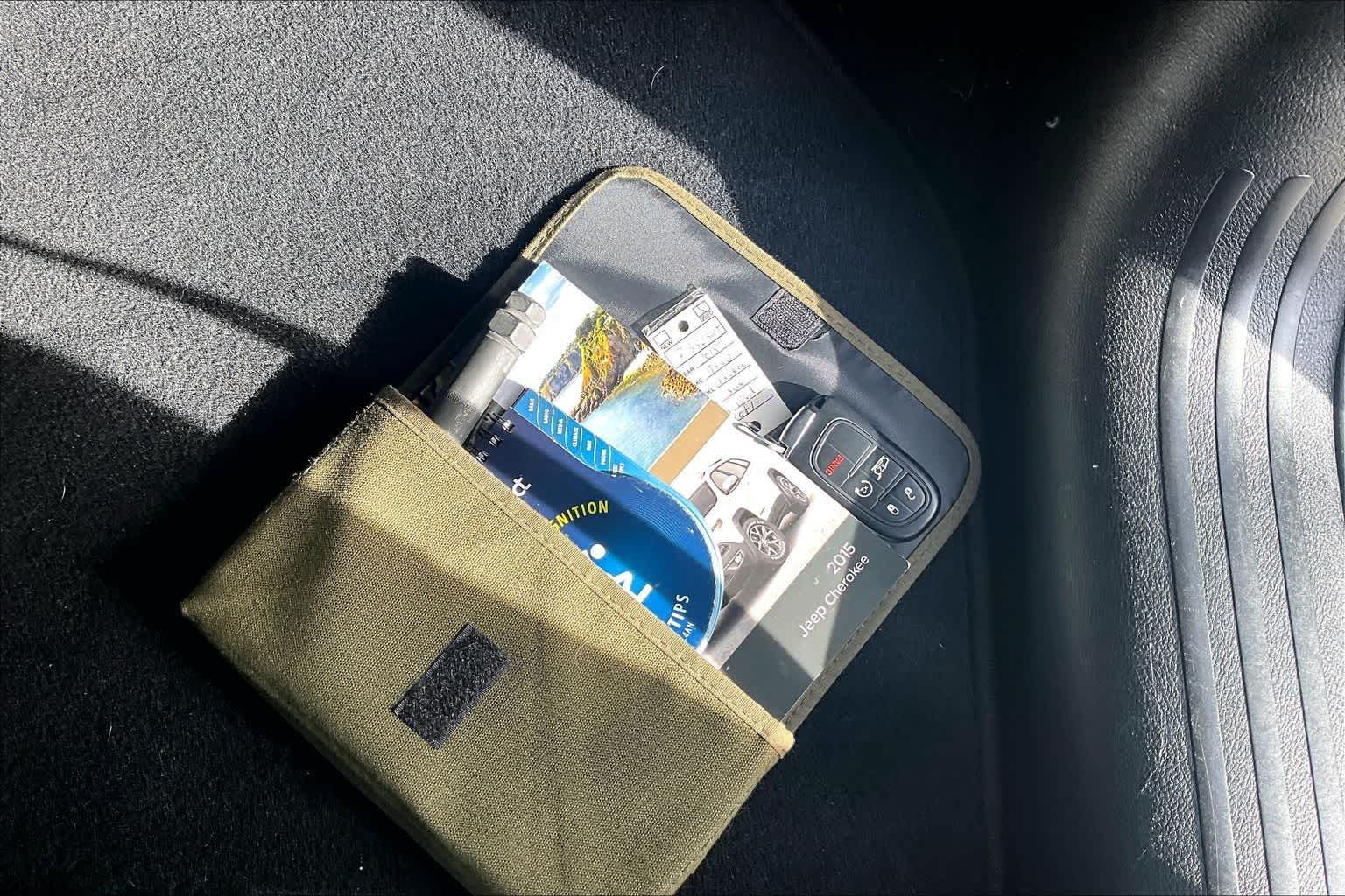 Thumbnail: 2015 Jeep Cherokee - 20