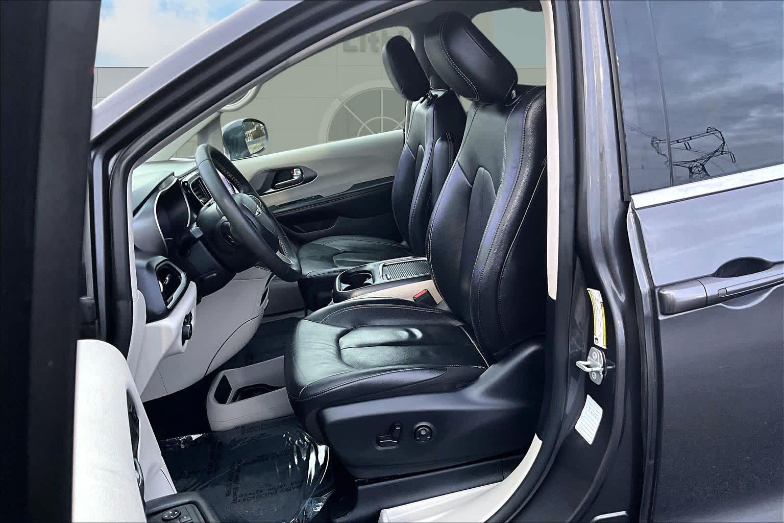 Thumbnail: 2022 Chrysler Pacifica - 11