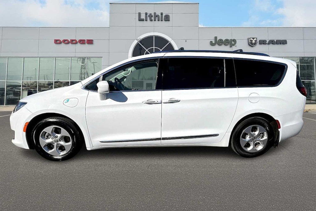 Used 2018 Chrysler Pacifica Hybrid Touring L Van