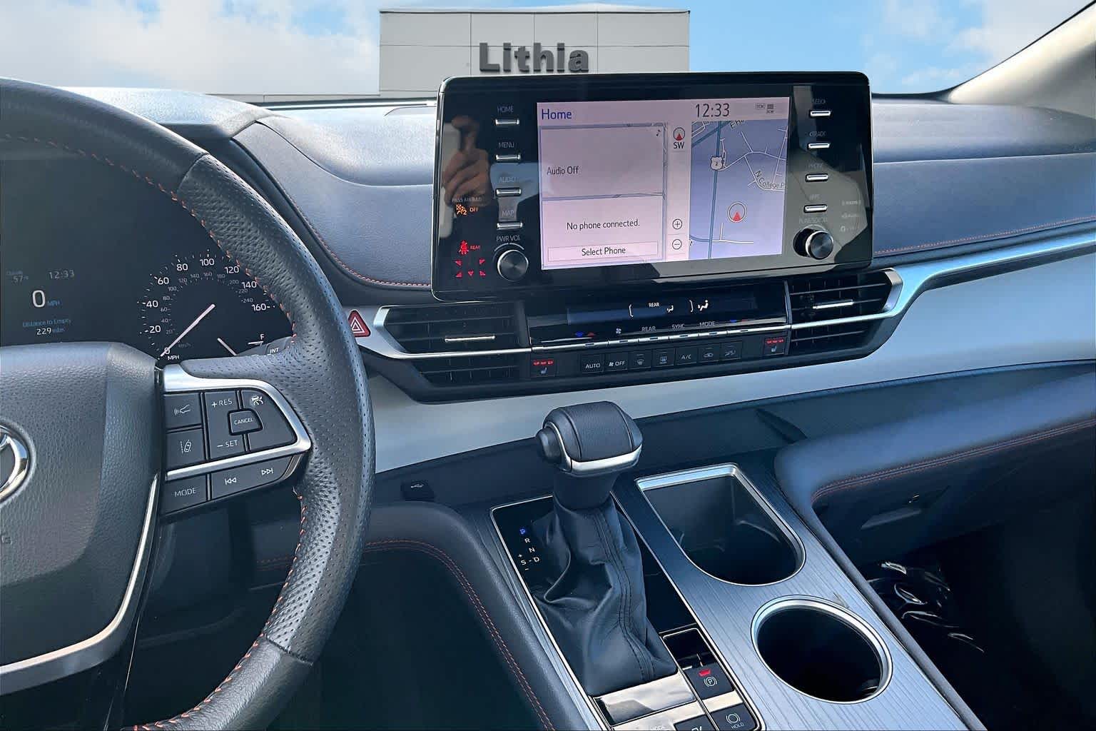 Thumbnail: 2022 Toyota Sienna - 16