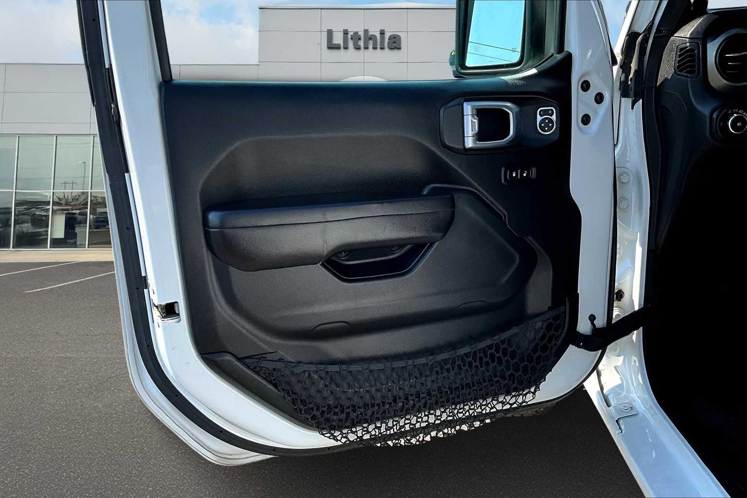 Thumbnail: 2018 Jeep Wrangler - 28