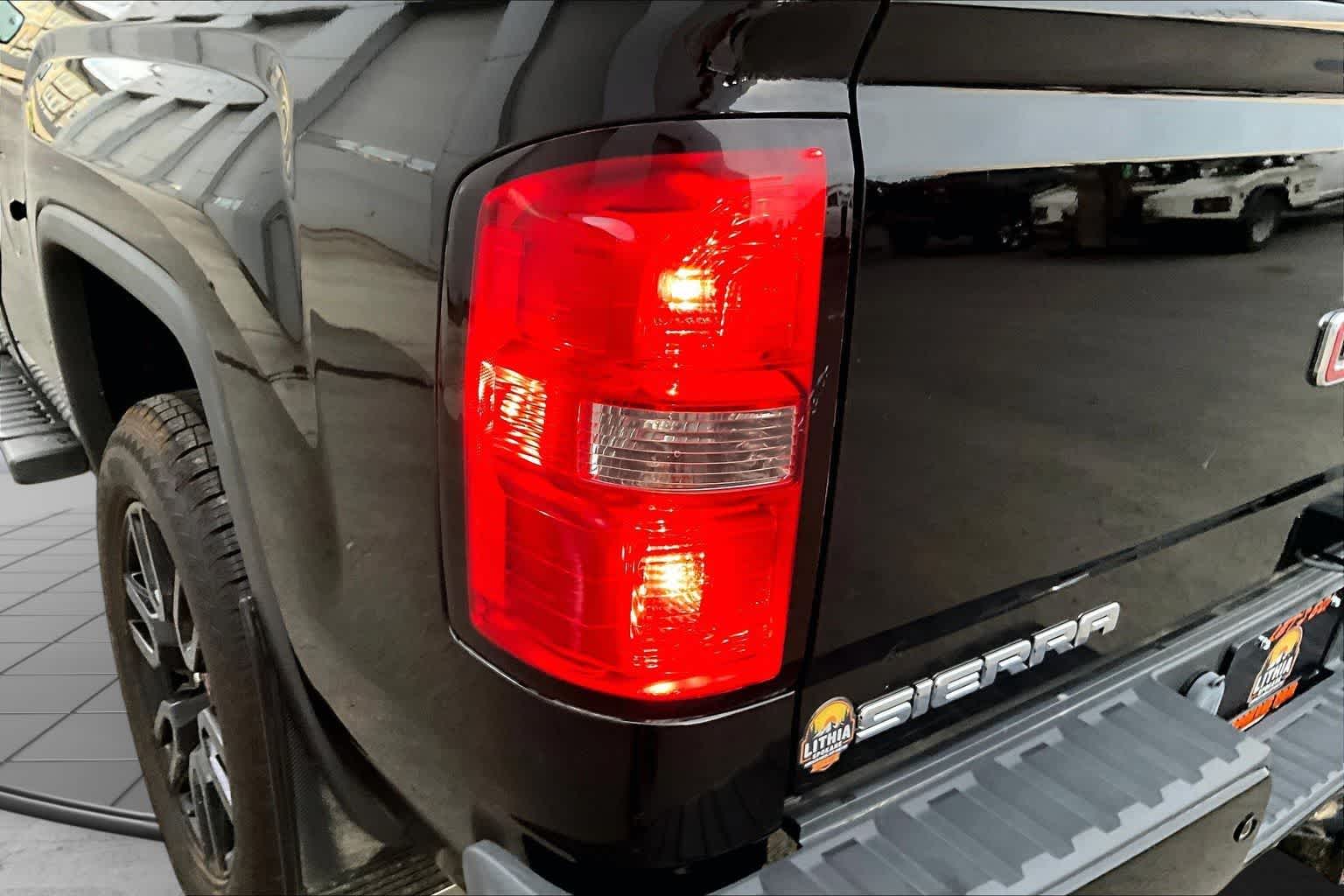 Thumbnail: 2015 GMC Sierra 1500 - 32