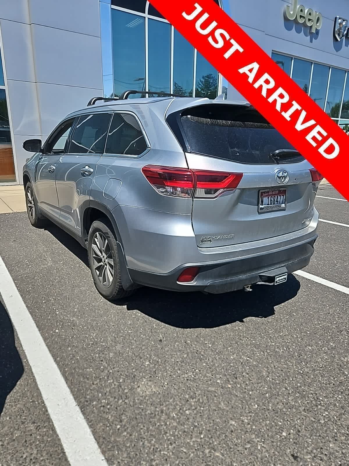 Thumbnail: 2019 Toyota Highlander - 6