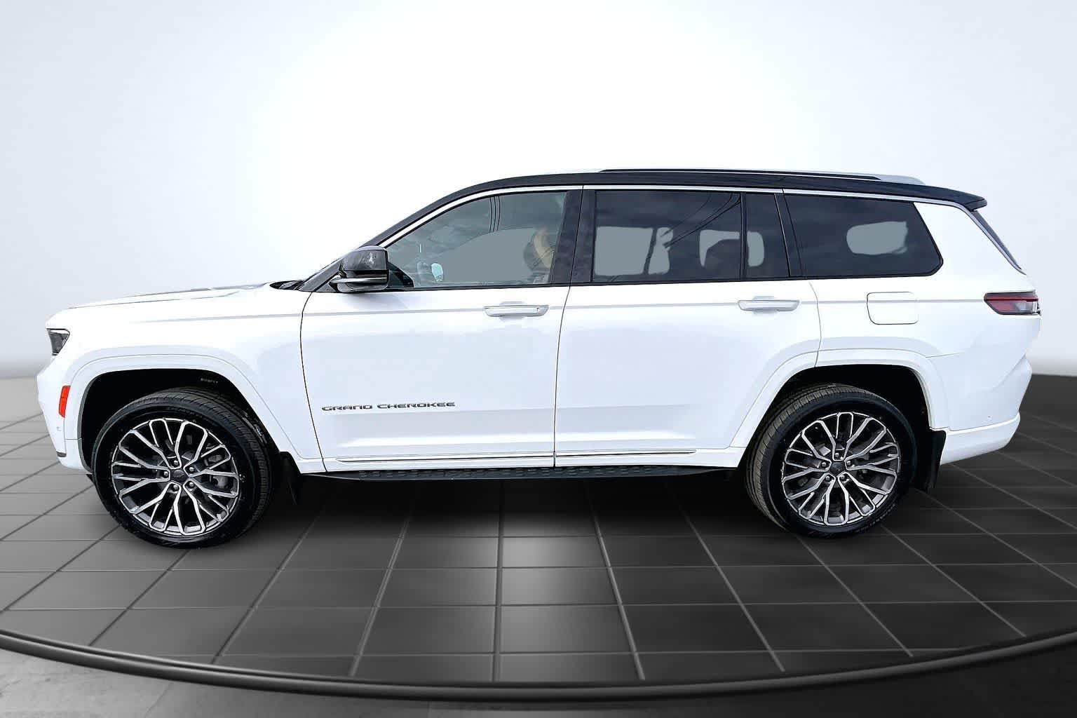 Thumbnail: 2024 Jeep Grand Cherokee L - 3