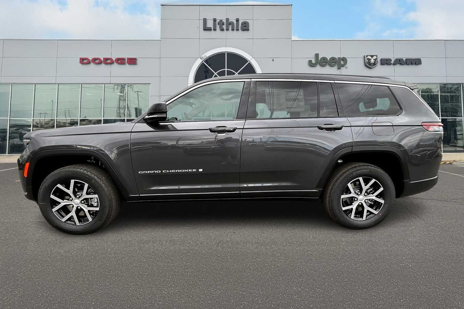 2025 Jeep Grand Cherokee Limited photo 3
