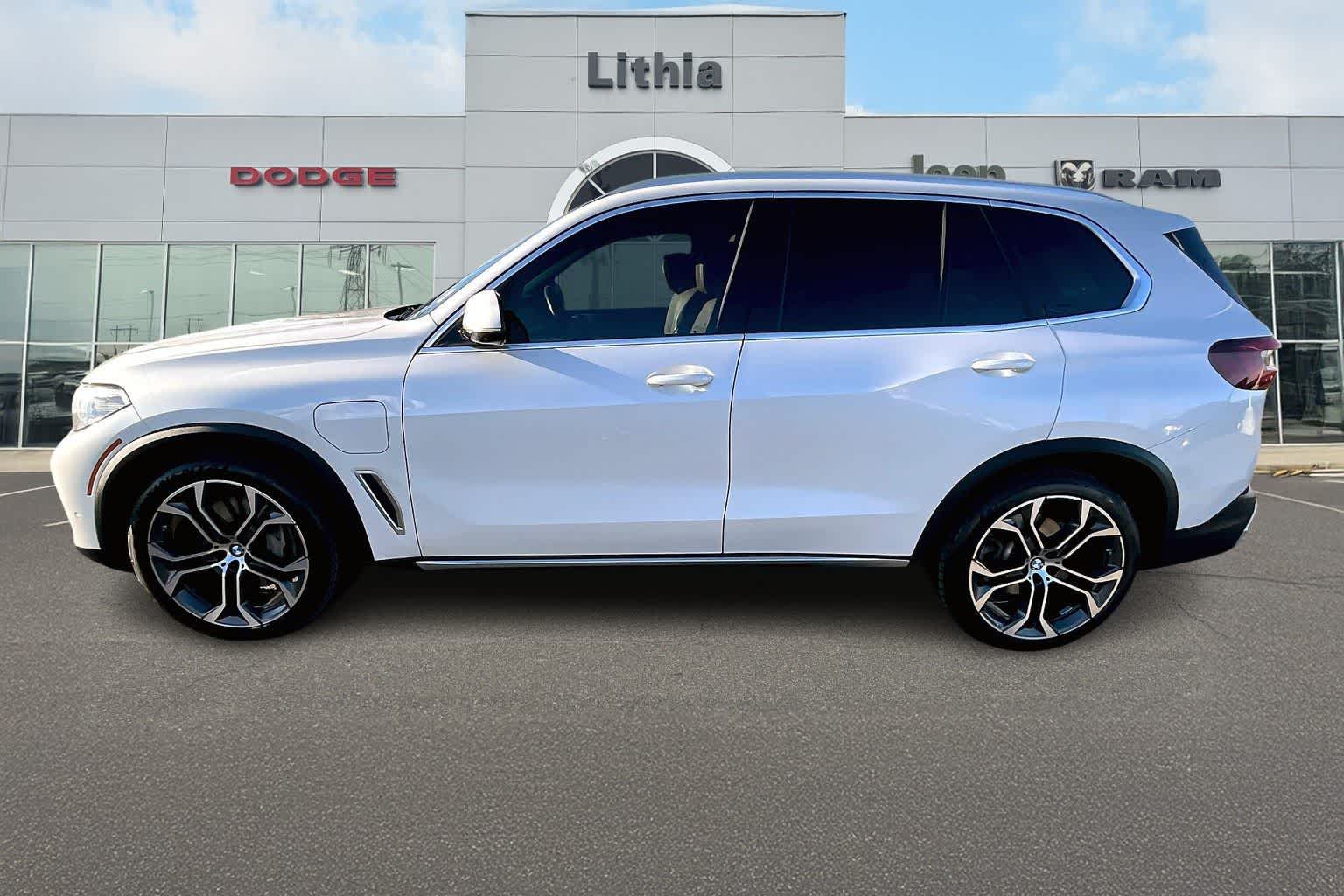 Thumbnail: 2021 BMW X5 - 3