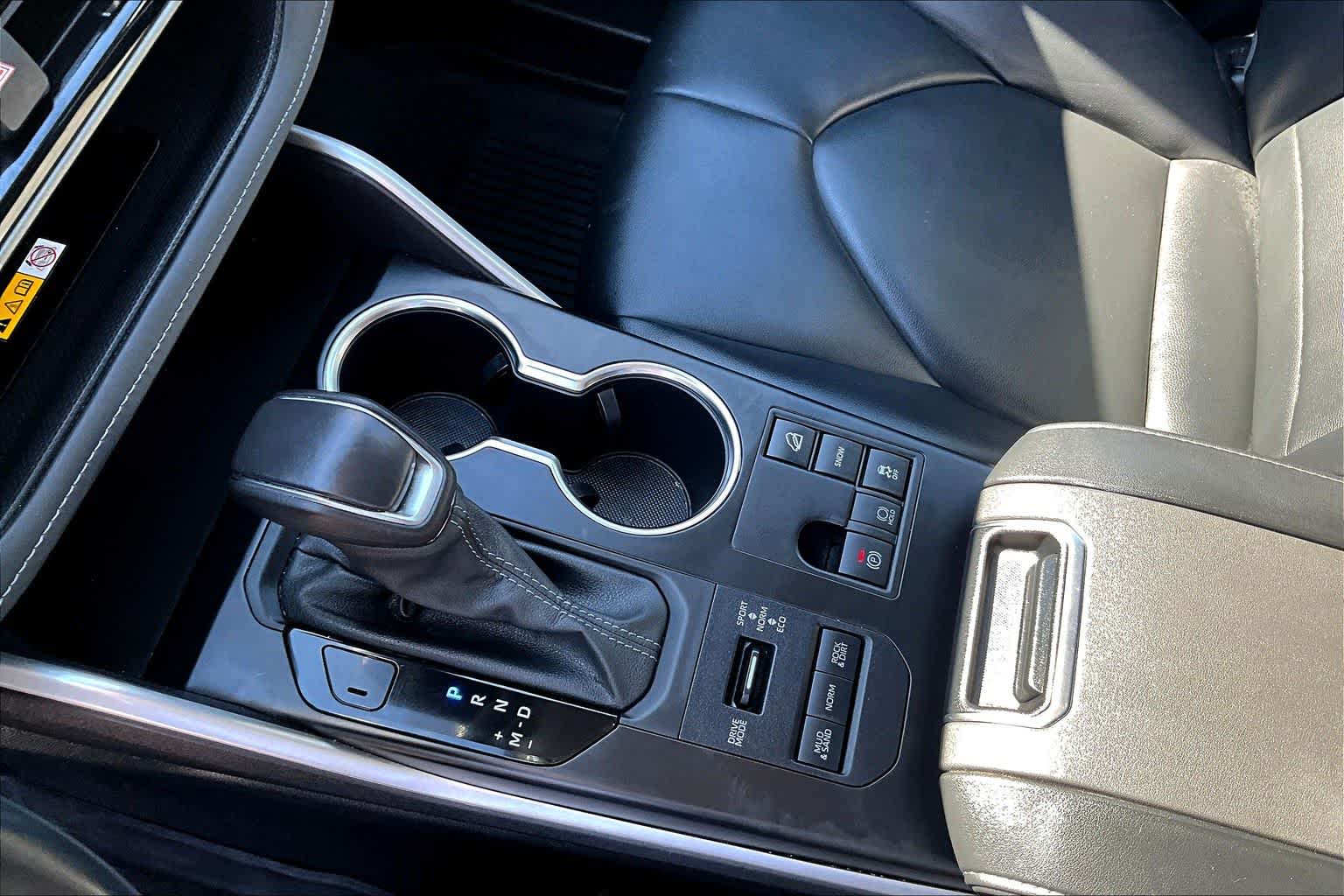 Thumbnail: 2024 Toyota Highlander - 17