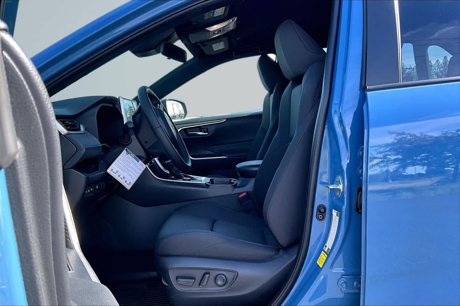 Thumbnail: 2025 Toyota RAV4 - 11