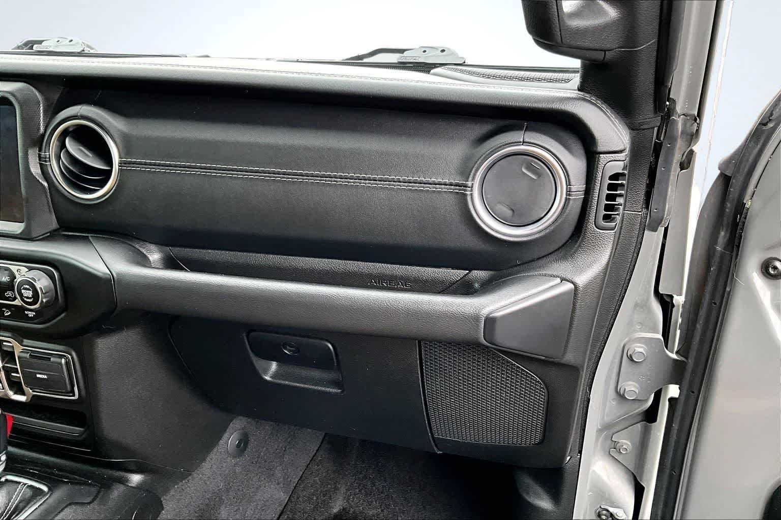 Thumbnail: 2021 Jeep Wrangler - 24