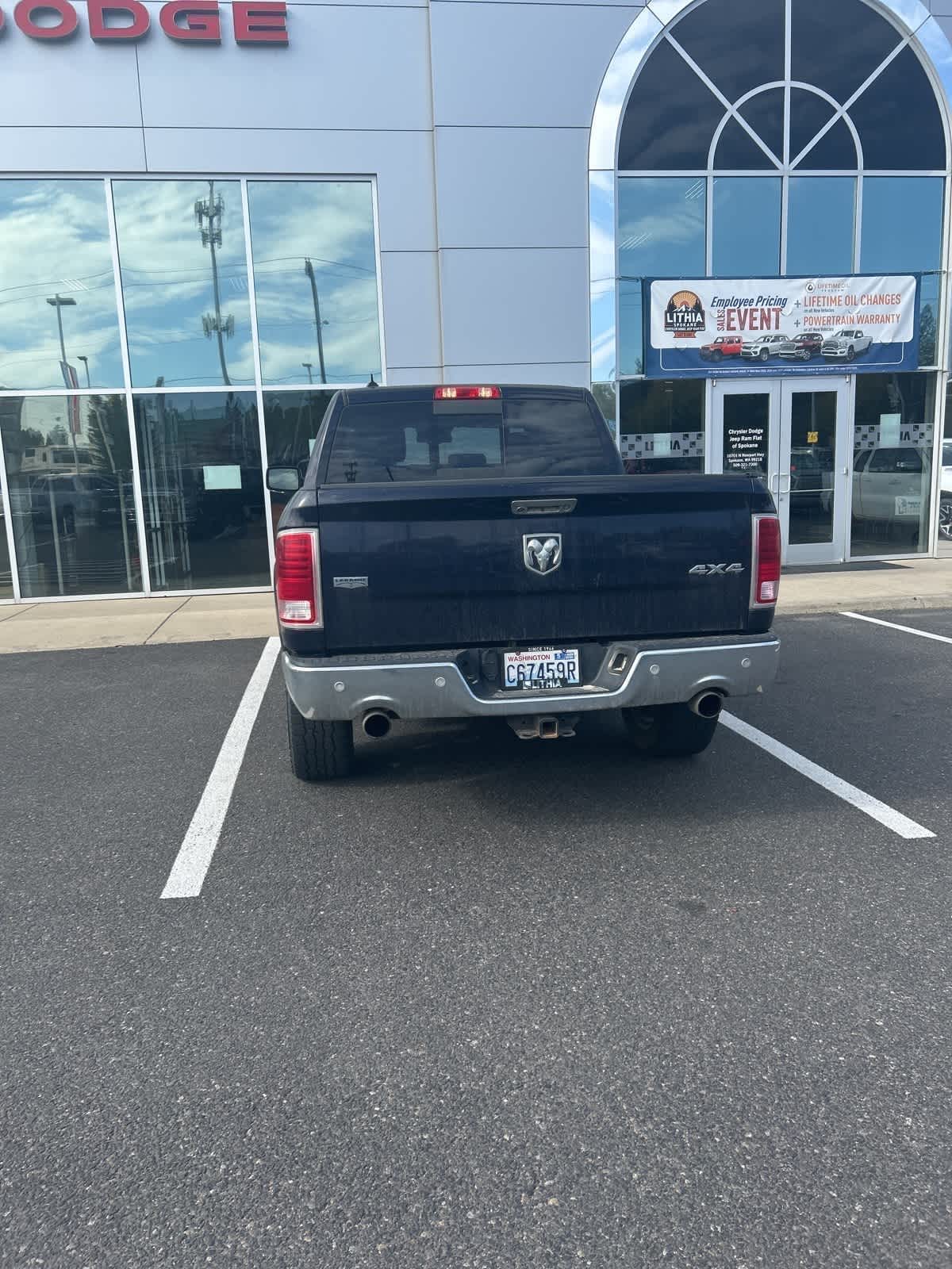 2016 Ram 1500 Laramie photo 4