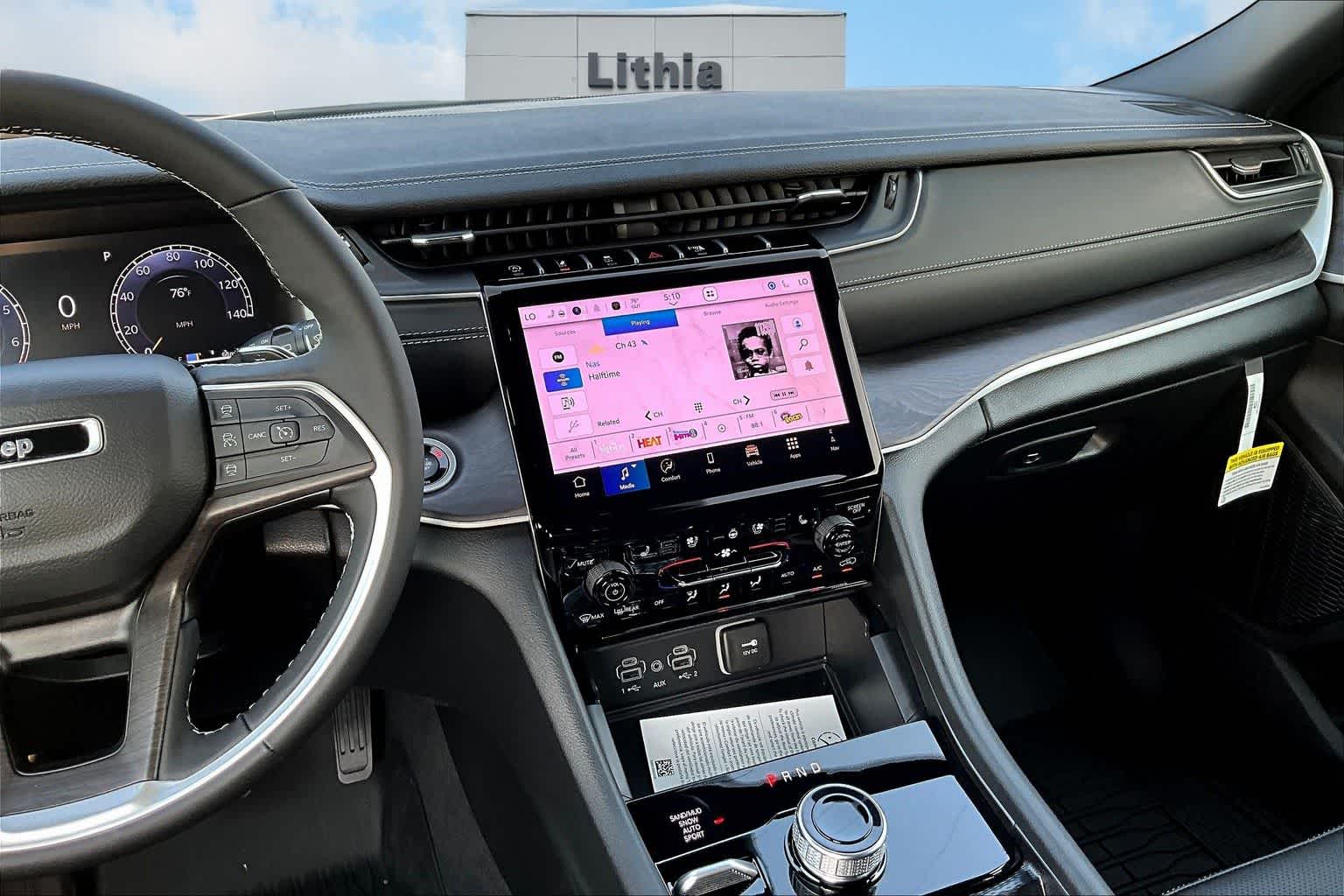 Thumbnail: 2025 Jeep Grand Cherokee L - 16