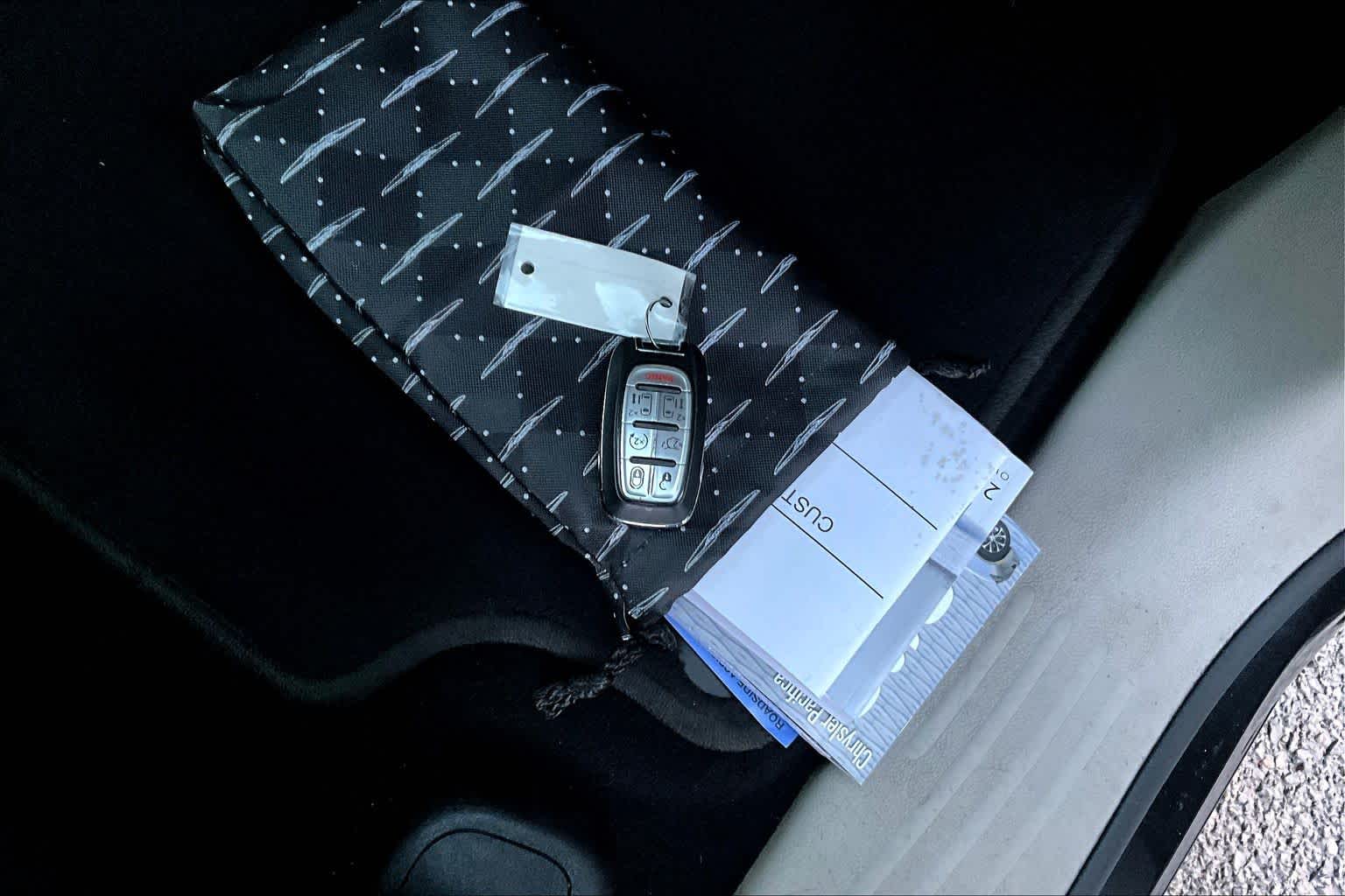 Thumbnail: 2021 Chrysler Pacifica - 20