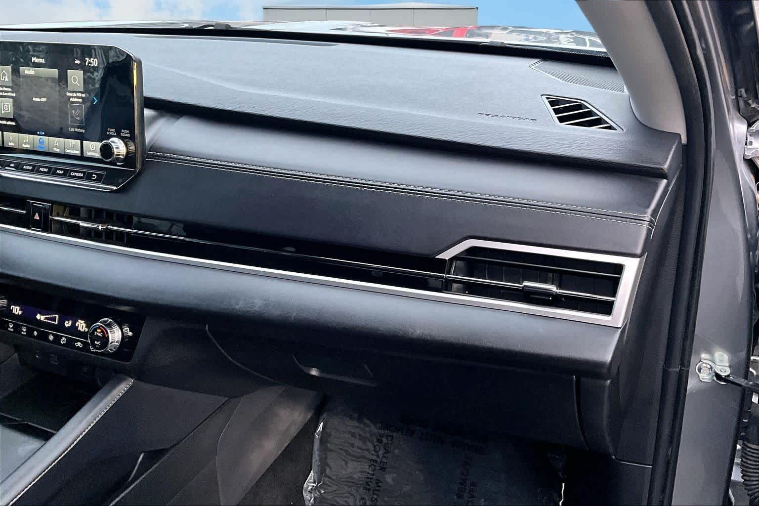 Thumbnail: 2024 Mitsubishi Outlander - 24