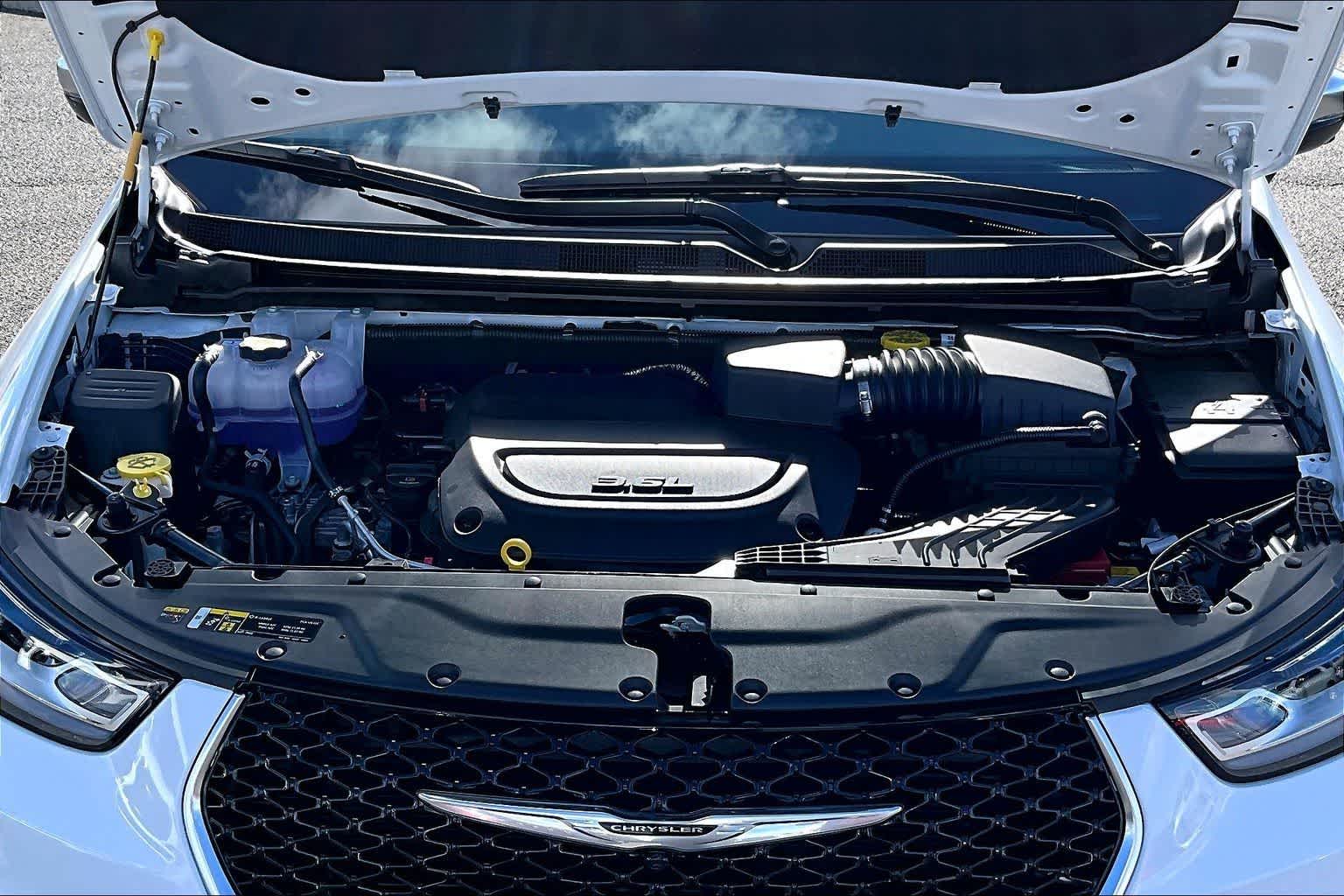 Thumbnail: 2026 Chrysler Pacifica - 9