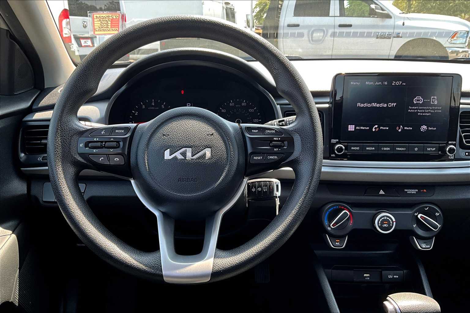Thumbnail: 2022 Kia Rio - 23