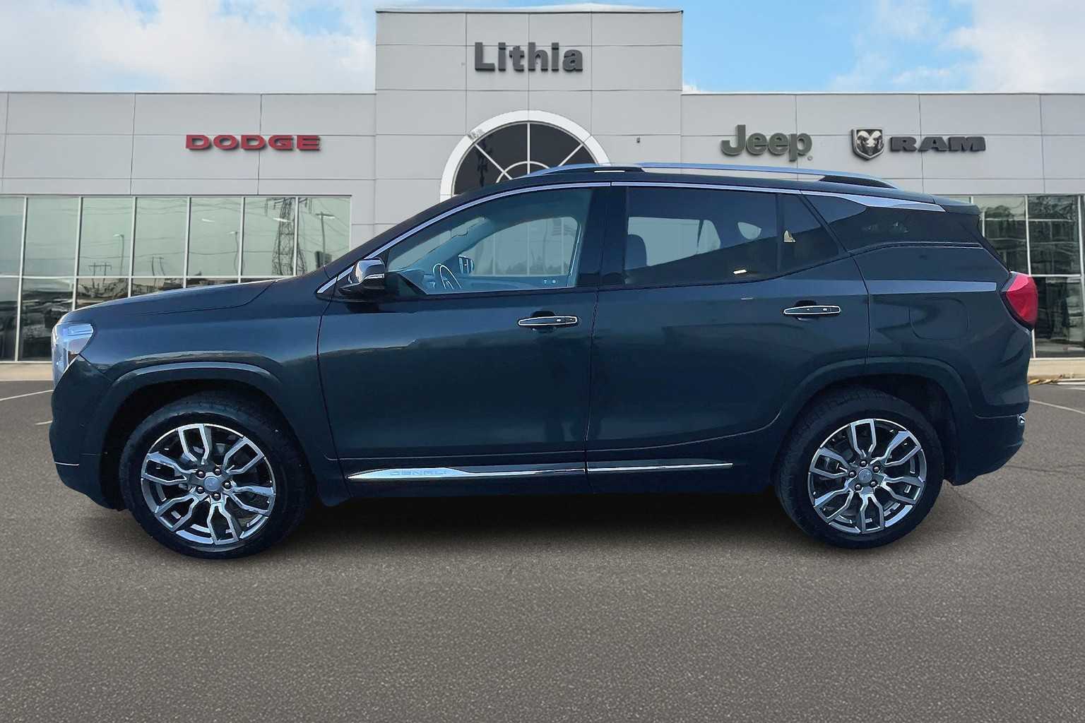 2022 Gmc Terrain Denali photo 3