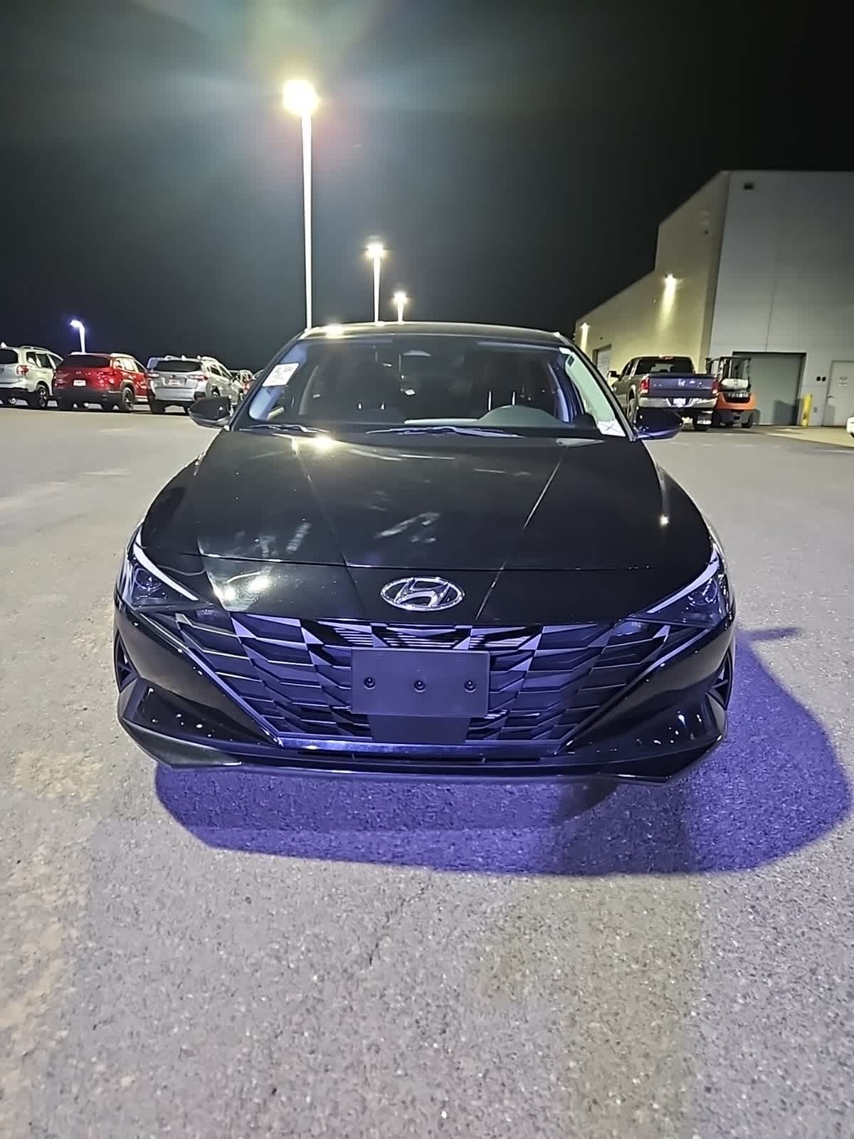 2022 Hyundai Elantra SEL Convenience photo 2