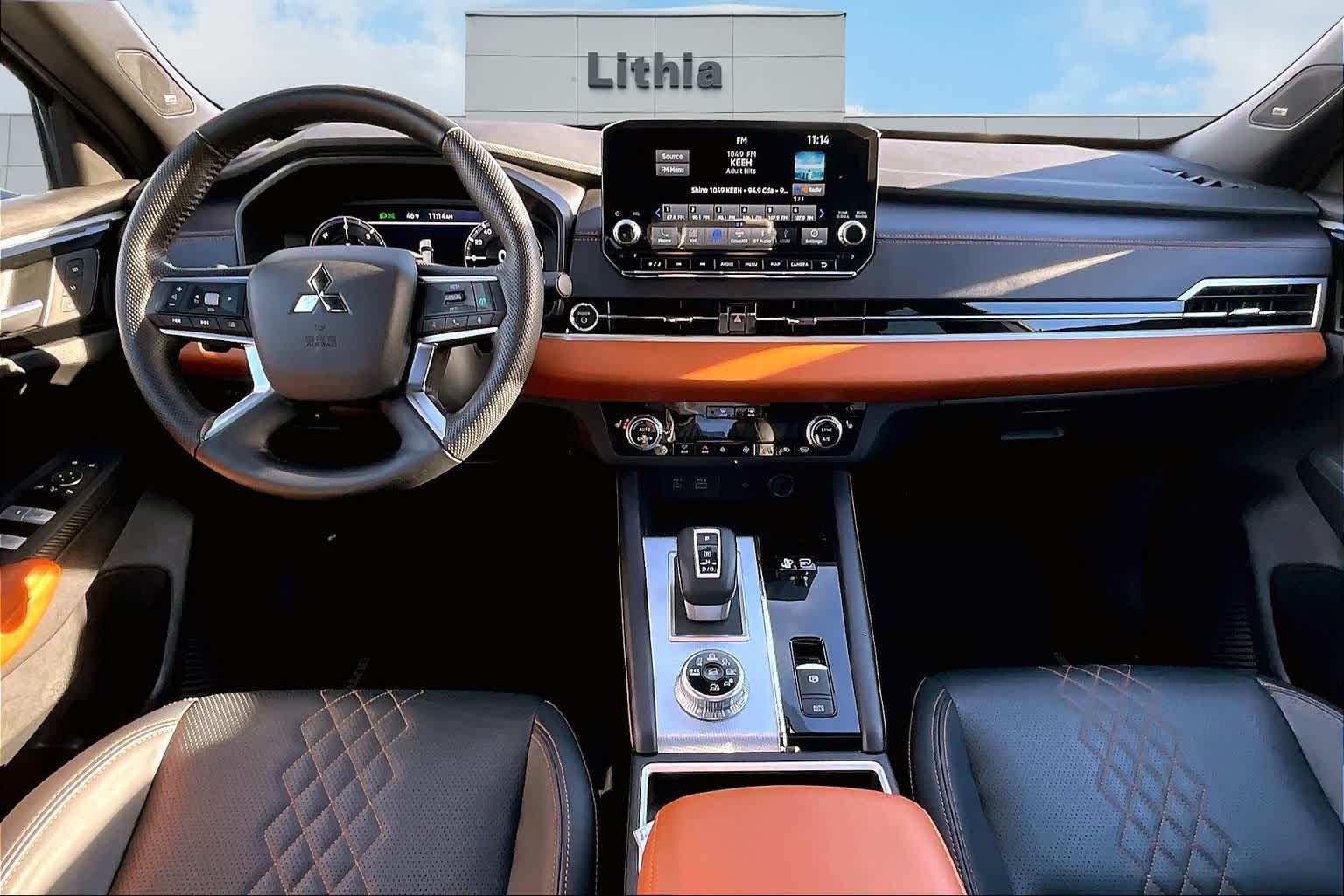 Thumbnail: 2023 Mitsubishi Outlander - 10