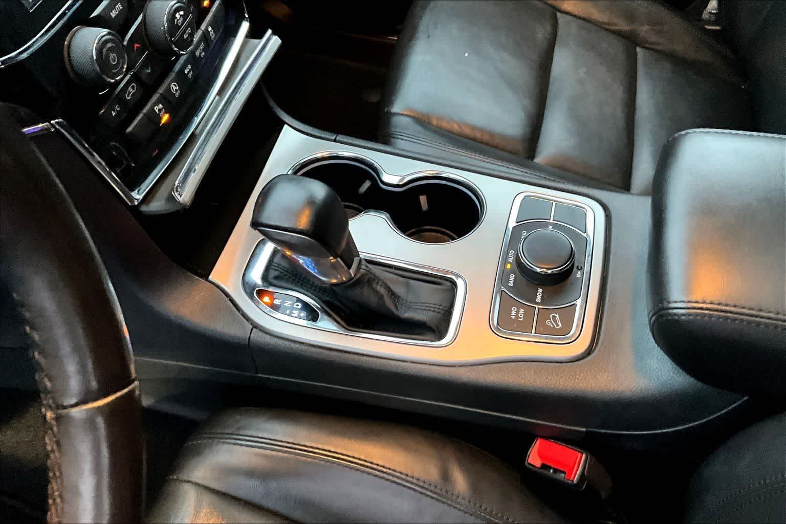 Thumbnail: 2021 Jeep Grand Cherokee - 17