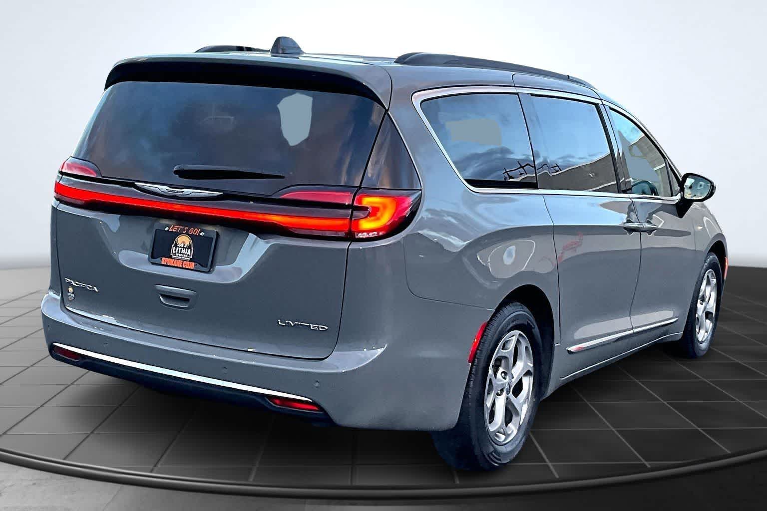 Thumbnail: 2023 Chrysler Pacifica - 23