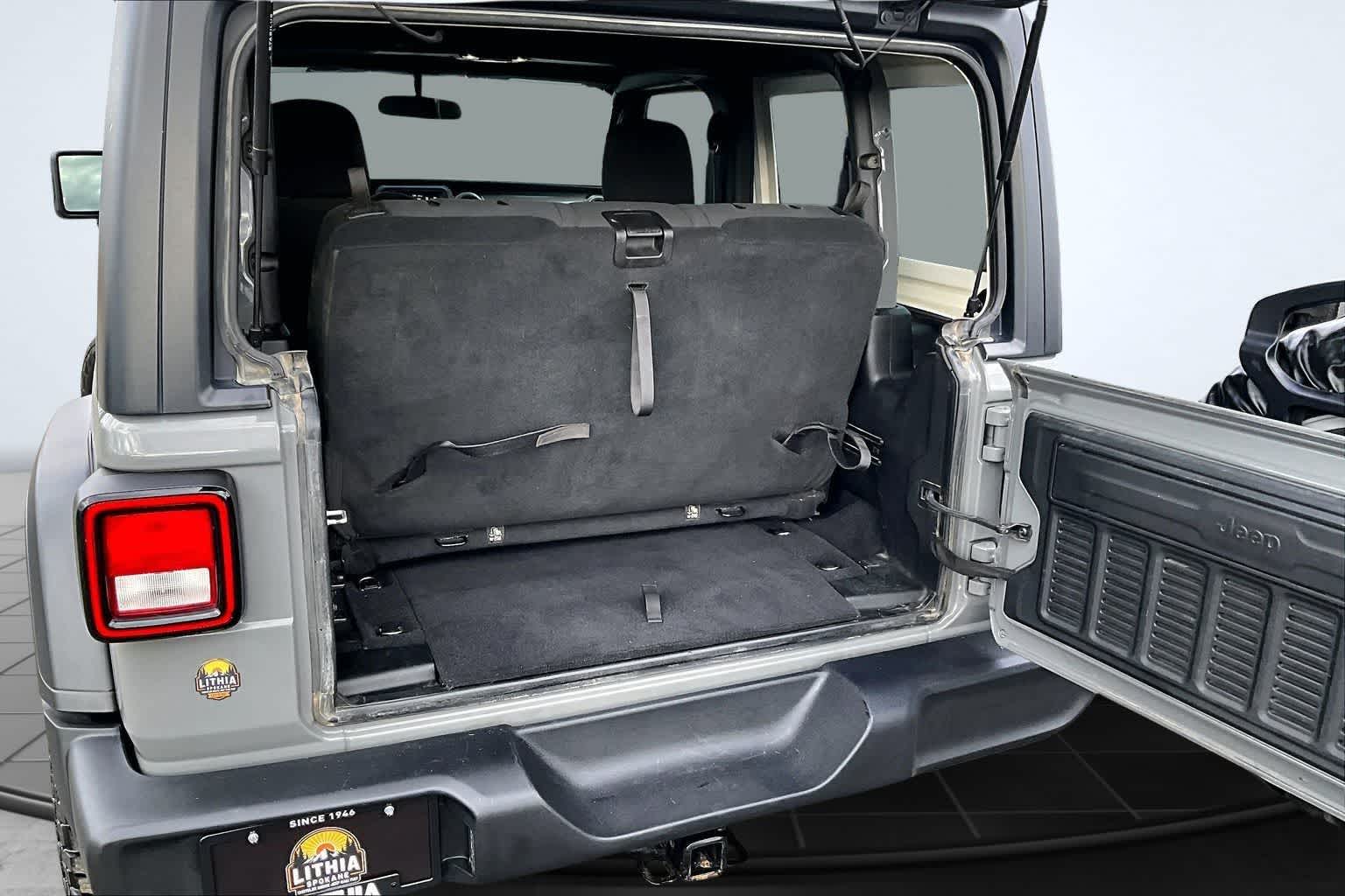 Thumbnail: 2021 Jeep Wrangler - 19